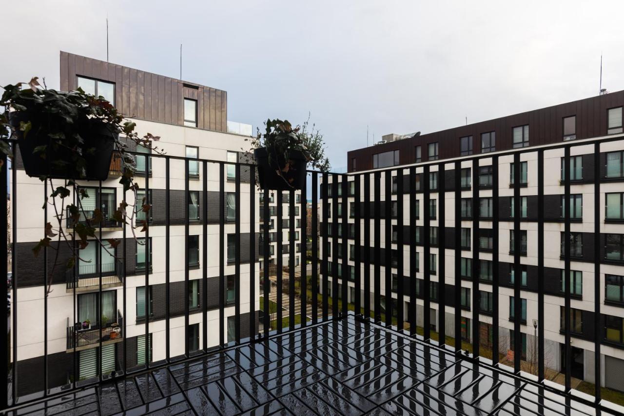 Elegant Business Accommodation With Parking - By Upstairs Cracóvia Exterior foto