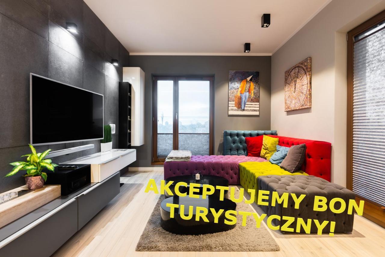 Elegant Business Accommodation With Parking - By Upstairs Cracóvia Exterior foto